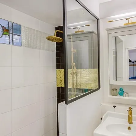 Modern Apartment At The Foot Of Montmartre Apartment